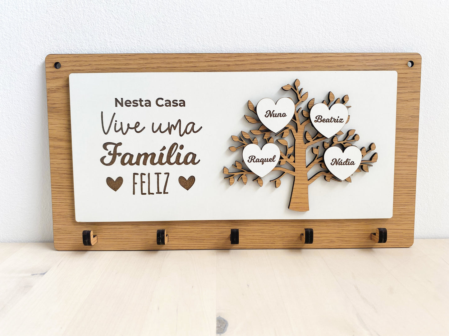 Suporte Porta-Chaves | Aqui Vive uma Família Feliz | Personalizado