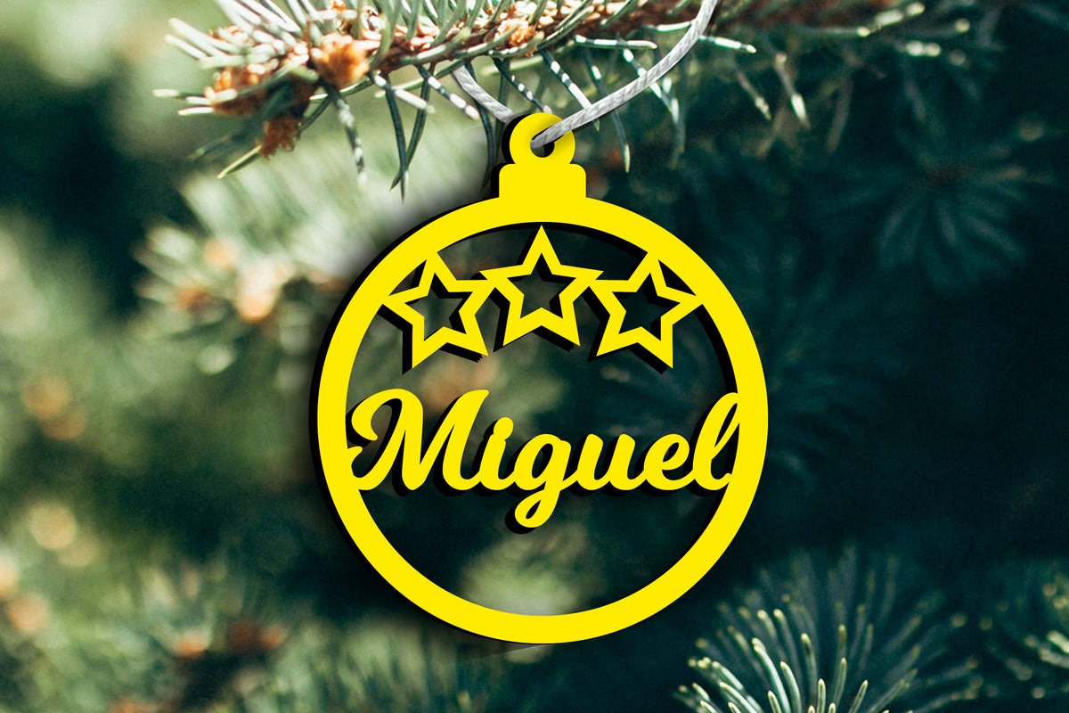 Bola de Natal em MDF com Nome Recortado | Estrelas