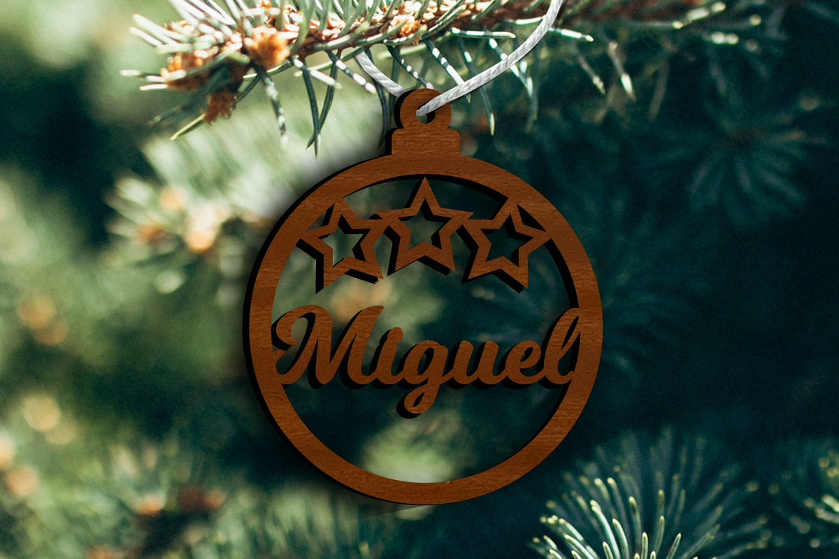 Bola de Natal em MDF com Nome Recortado | Estrelas