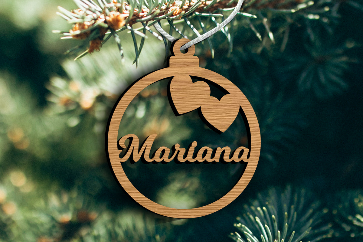 Bola de Natal em MDF com Nome Recortado | Corações