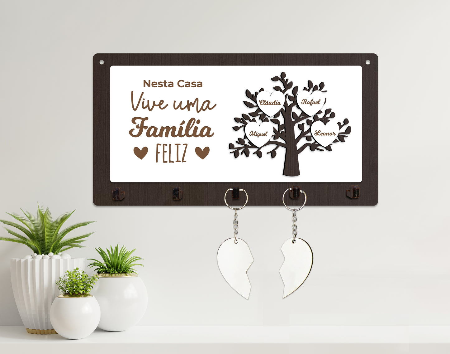 Suporte Porta-Chaves | Aqui Vive uma Família Feliz | Personalizado