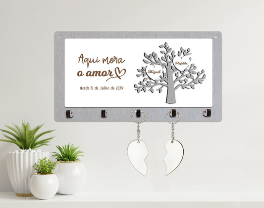 Suporte Porta-Chaves | Aqui Mora o Amor | Personalizado