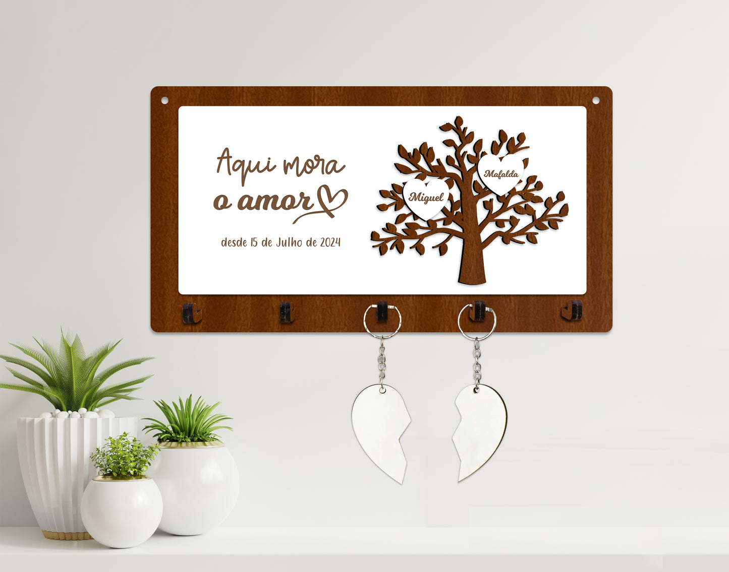 Suporte Porta-Chaves | Aqui Mora o Amor | Personalizado