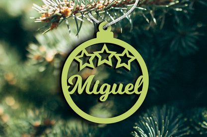 Bola de Natal em MDF com Nome Recortado | Estrelas